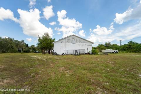 6715 Whispering Pines Lane, Grant FL - photo 9 of 41
