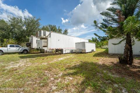 6715 Whispering Pines Lane, Grant FL - photo 13 of 41
