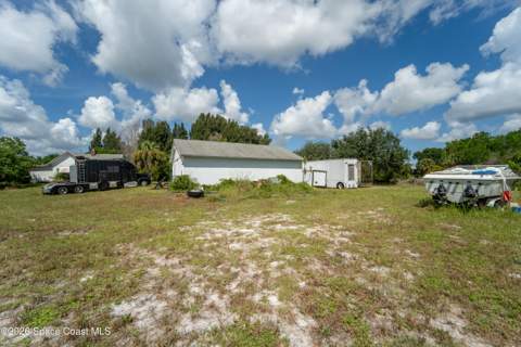 6715 Whispering Pines Lane, Grant FL - photo 16 of 41