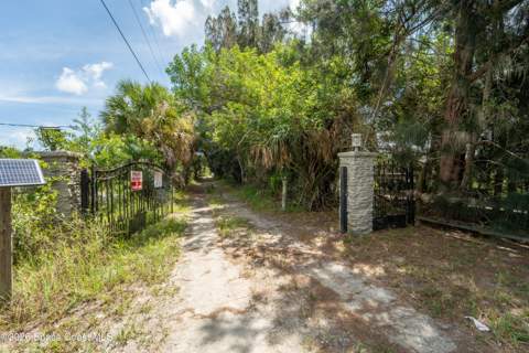 6715 Whispering Pines Lane, Grant FL - photo 20 of 41