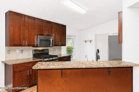 470 Wickham Lakes Drive, Melbourne FL - photo 9 of 37