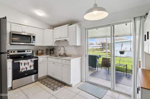 784 Badger Drive, Palm Bay FL - photo 9 of 31