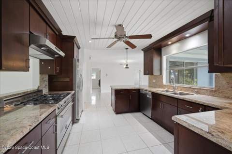 207 S Palm Avenue, Indialantic FL - photo 11 of 34