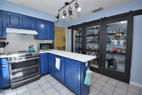 660 Jamaica Boulevard, Satellite Beach FL - photo 7 of 20