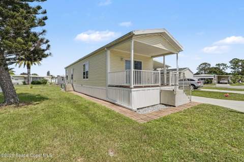 220 Blossom Lane, Palm Bay FL - photo 13 of 22