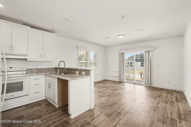 2 bedroom Manufactured Home at 220 Blossom Lane, Port Malabar Holiday Park Unit 1, Palm Bay — photo 3