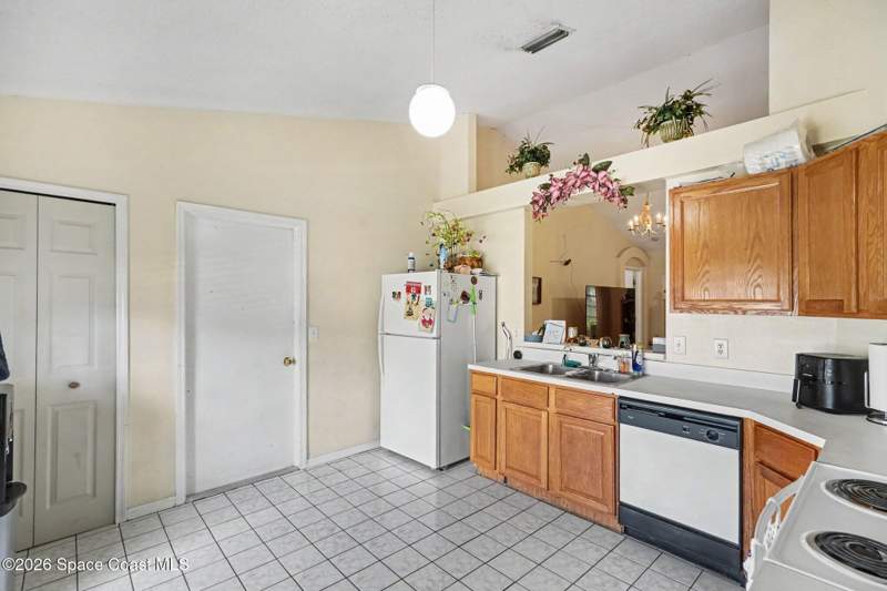 3 bedroom Single Family Residence at 3615 Egret Drive, Feather Lakes, Melbourne — photo 4