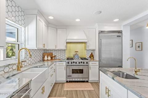 417 Riverview Lane, Melbourne Beach FL - photo 11 of 90