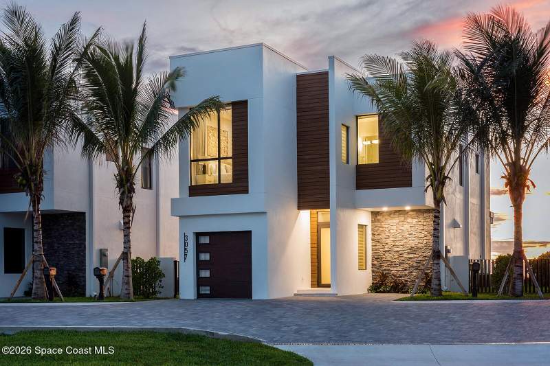 4 bedroom Single Family Residence at 3057 S Highway A1a, Harbor Island Beach Club, Melbourne Beach — photo 2