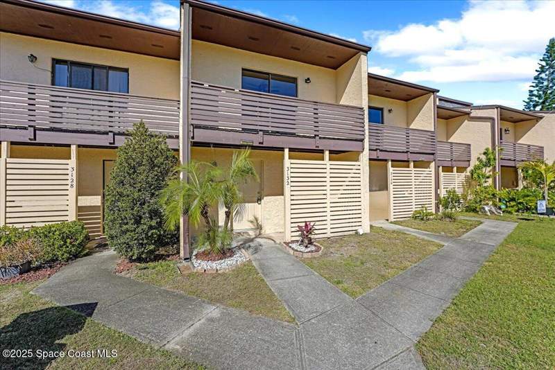 2 bedroom Condominium at 3132 Finsterwald Drive, Royal Oak Golf and Country Club Sec 9, Titusville — photo 3