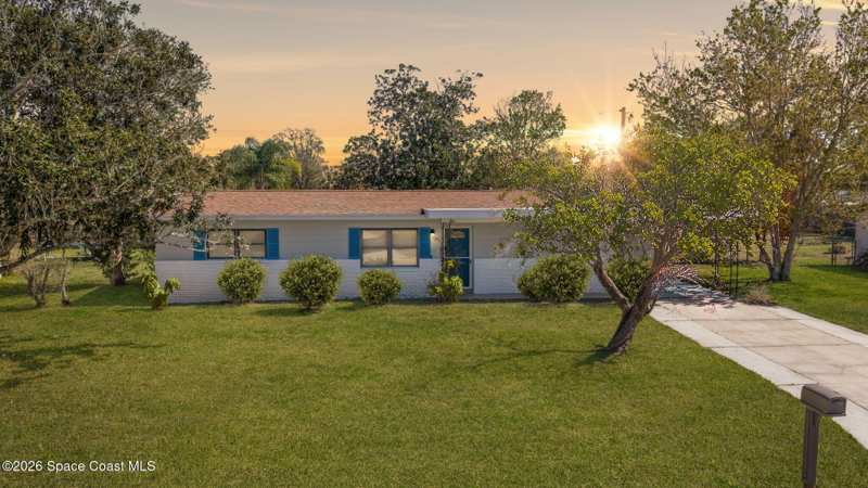 3 bedroom Single Family Residence at 1725 Bryn Mawr Drive, La Grange Acres, Titusville — photo 1
