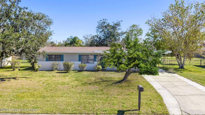 3 bedroom Single Family Residence at 1725 Bryn Mawr Drive, La Grange Acres, Titusville — photo 2