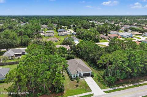 1026 Wyoming Drive, Palm Bay FL - photo 6 of 29
