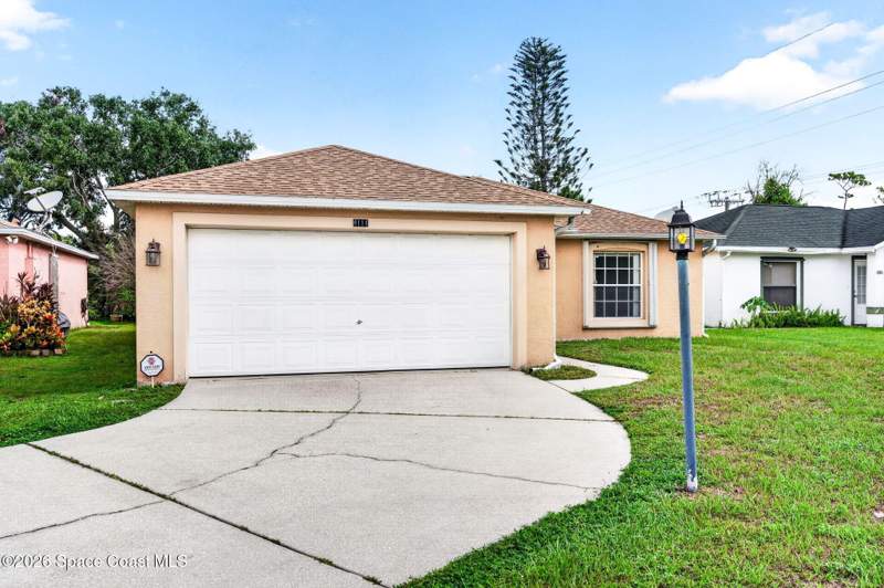 3 bedroom Single Family Residence at 4111 Bahama Avenue, Lakeside Phase 1 Replat, Melbourne — photo 2