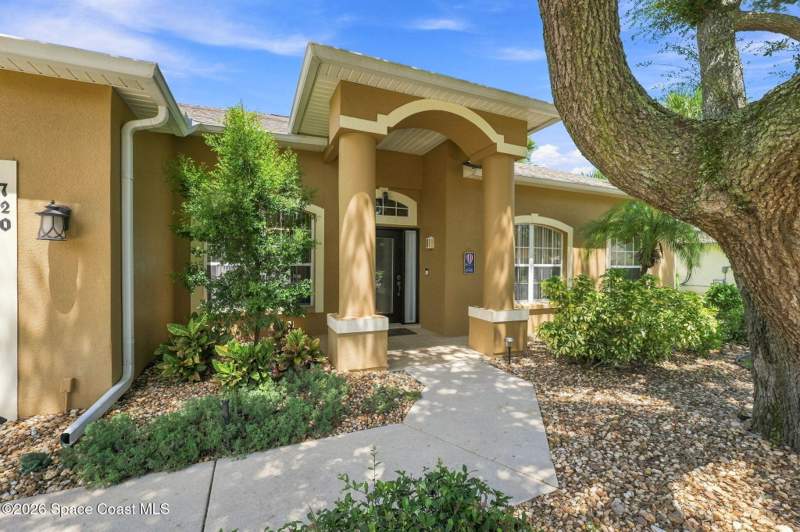 4 bedroom Single Family Residence at 720 Spring Oak Drive, Forest Creek Subdivision Phase I, Melbourne — photo 2