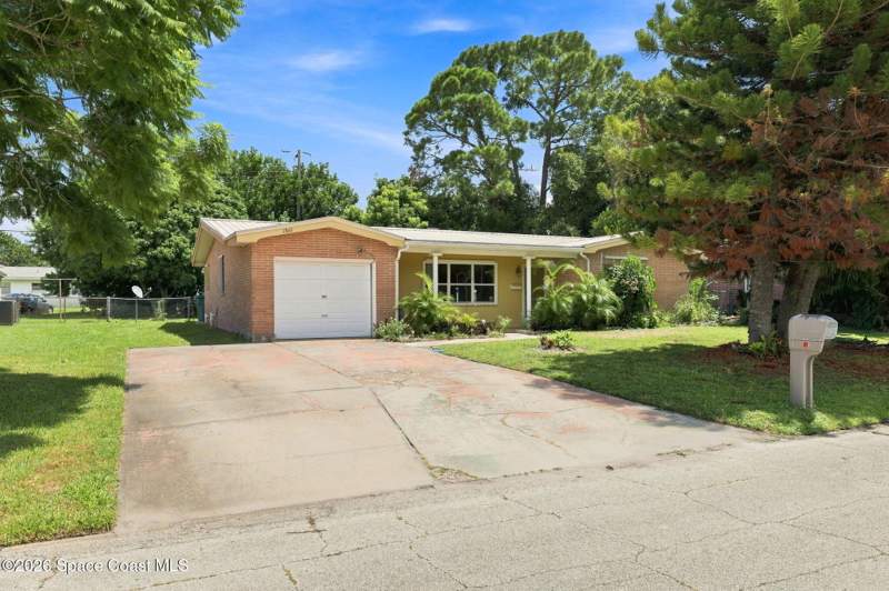 3 bedroom Single Family Residence at 1861 Dawn Drive, Aurora Heights Subd, Melbourne — photo 3