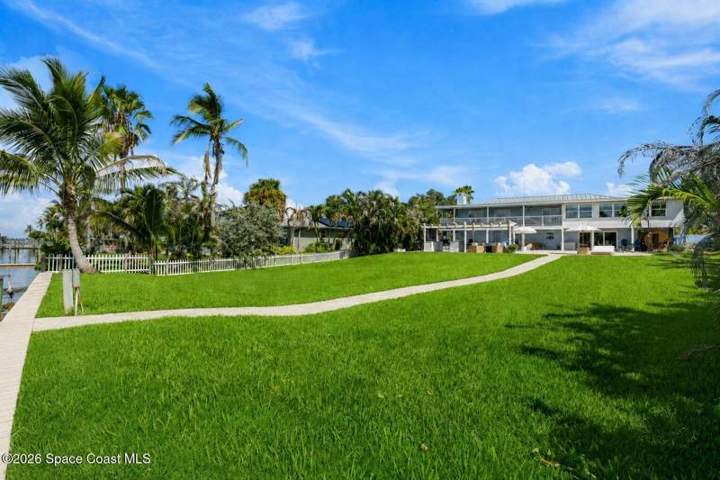 4 bedroom Single Family Residence at 417 Riverview Lane, Harbor East Sec 3 Amended, Melbourne Beach — photo 4