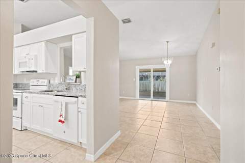 485 Hibiscus Boulevard, Merritt Island FL - photo 6 of 29