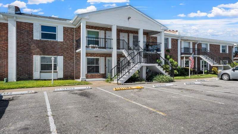 2 bedroom Condominium at 190 E Olmstead Drive #A4, Washington Arms Club Condo, Titusville — photo 3