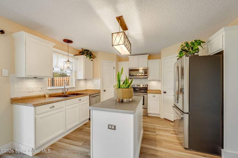 4 bedroom Single Family Residence at 2250 Spring Creek Circle, Sandy Pines Preserve Phase 3, Palm Bay — photo 4