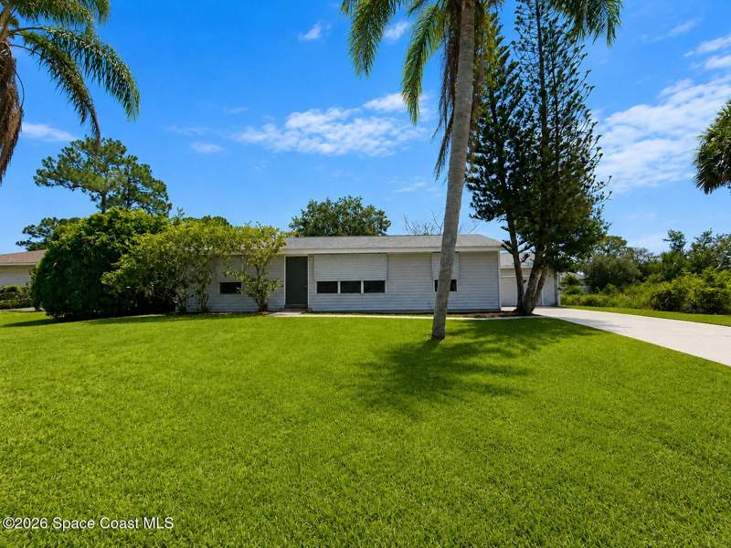 3 bedroom Single Family Residence at 581 Borraclough Avenue, Port Malabar Unit 13, Palm Bay — photo 2
