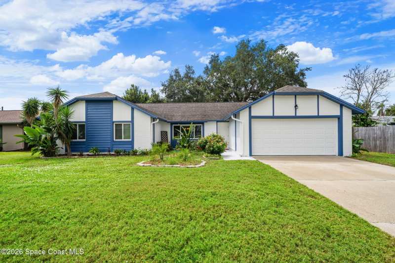 3 bedroom Single Family Residence at 2410 Raintree Lake Circle, Raintree-By-The-Lake, Merritt Island — photo 1