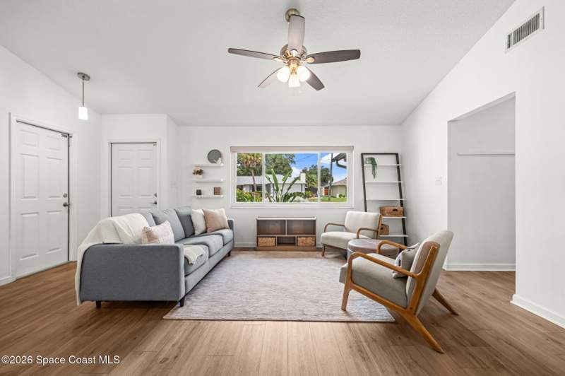 3 bedroom Single Family Residence at 2410 Raintree Lake Circle, Raintree-By-The-Lake, Merritt Island — photo 5