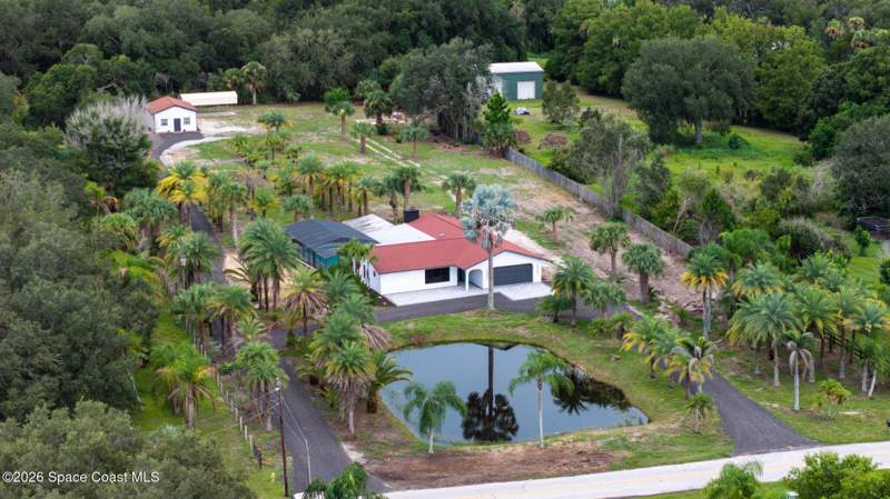 4 bedroom Single Family Residence at 305 W Crisafulli Road, Merritt Island, Merritt Island — photo 4