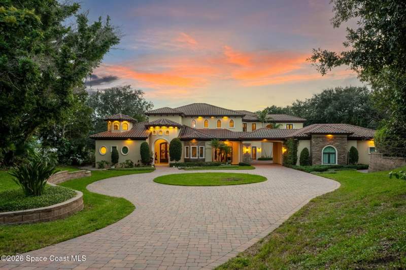 6 bedroom Single Family Residence at 4747 S Tropical Trail, Merritt Island, Merritt Island — photo 3
