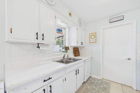 2391 Lorna Drive, Melbourne FL - photo 12 of 58