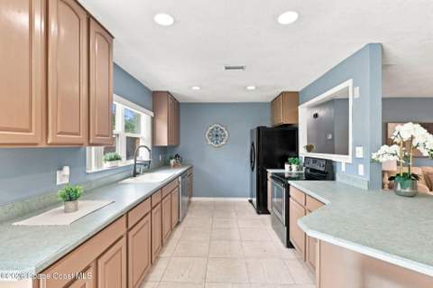5161 Palm Avenue, Cocoa FL - photo 8 of 41