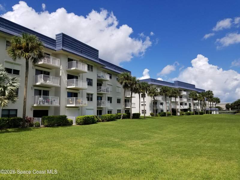 2 bedroom Condominium at 2150 N Highway A1a #107, Oceanview Condo, Melbourne — photo 2