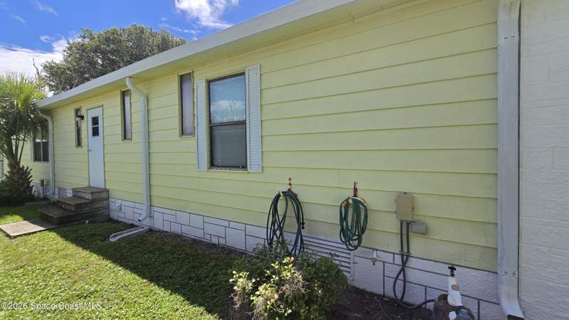 2 bedroom Manufactured Home at 1471 Barefoot Circle, Barefoot Bay Unit 2 Part 10, Barefoot Bay — photo 4