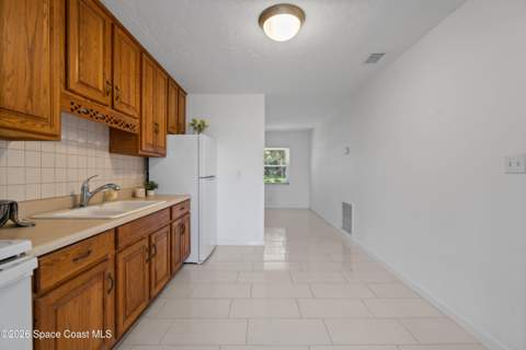620 Lund Circle, Melbourne FL - photo 11 of 65