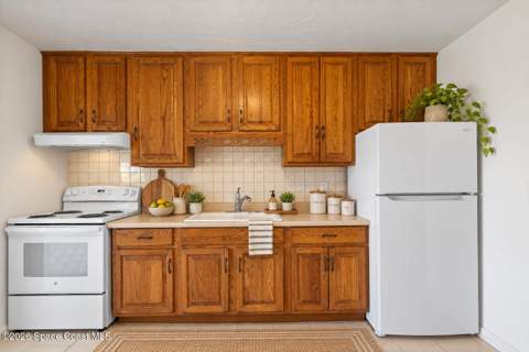 620 Lund Circle, Melbourne FL - photo 8 of 65