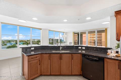 410 Hayes Avenue #402, Cocoa Beach FL - photo 24 of 63