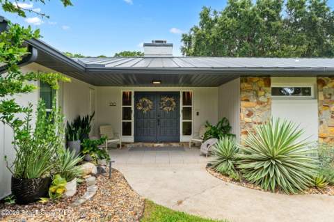 530 Hidden Creek Drive, Merritt Island FL - photo 7 of 109