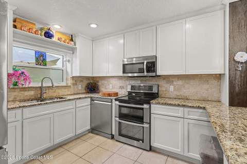 201 6th Avenue #B, Melbourne Beach FL - photo 12 of 49