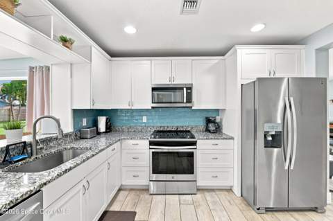110 W Pasco Lane, Cocoa Beach FL - photo 6 of 33