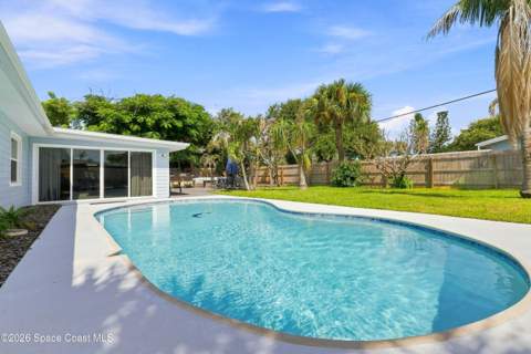 110 W Pasco Lane, Cocoa Beach FL - photo 24 of 33