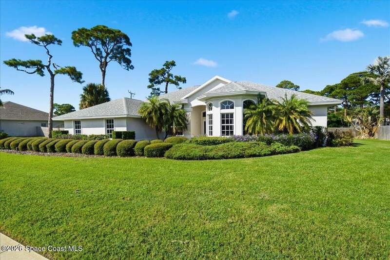 3 bedroom Single Family Residence at 2345 Marsh Harbor Avenue, Marsh Harbor, Merritt Island — photo 3