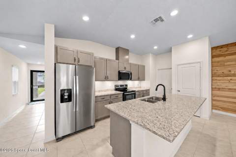 3709 Grappler Circle, Palm Bay FL - photo 8 of 20