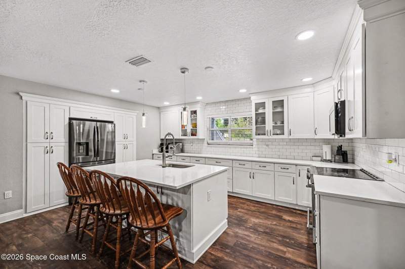 6 bedroom Single Family Residence at 5400 Oxbury Avenue, Canaveral Groves Subd Replat Unit 2 Sheet 3, Cocoa — photo 2
