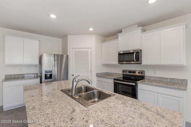 5 bedroom Single Family Residence at 1644 Garabaldi Circle, Cypress Bay West Freedom, Palm Bay — photo 5
