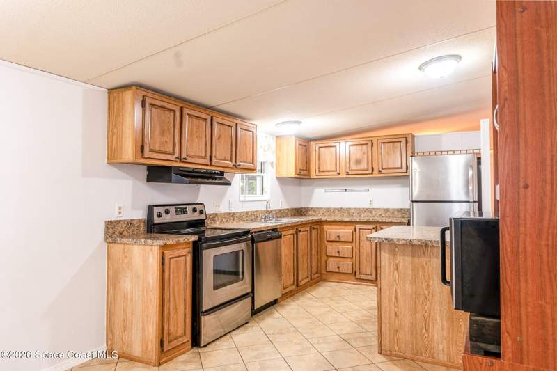 3 bedroom Mobile Home at 1612 Cocoa Bay Boulevard, Cocoa Bay Phase 1, Cocoa — photo 3