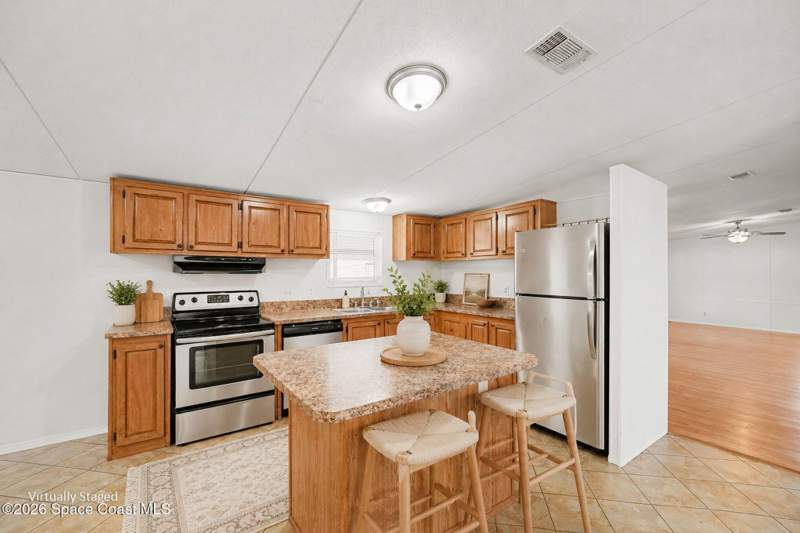 3 bedroom Mobile Home at 1612 Cocoa Bay Boulevard, Cocoa Bay Phase 1, Cocoa — photo 2