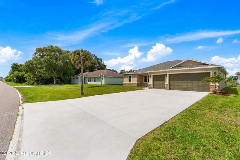 3 bedroom Single Family Residence at 2171 Fallon Boulevard, Port Malabar Unit 6, Palm Bay — photo 4