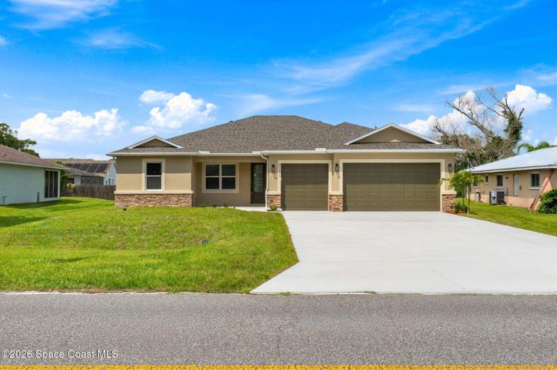 3 bedroom Single Family Residence at 2171 Fallon Boulevard, Port Malabar Unit 6, Palm Bay — photo 3