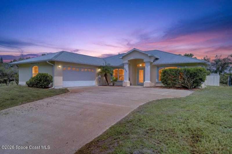 3 bedroom Single Family Residence at 4630 Sand Point Road, Brabrooks Indian River Subd, Grant — photo 3