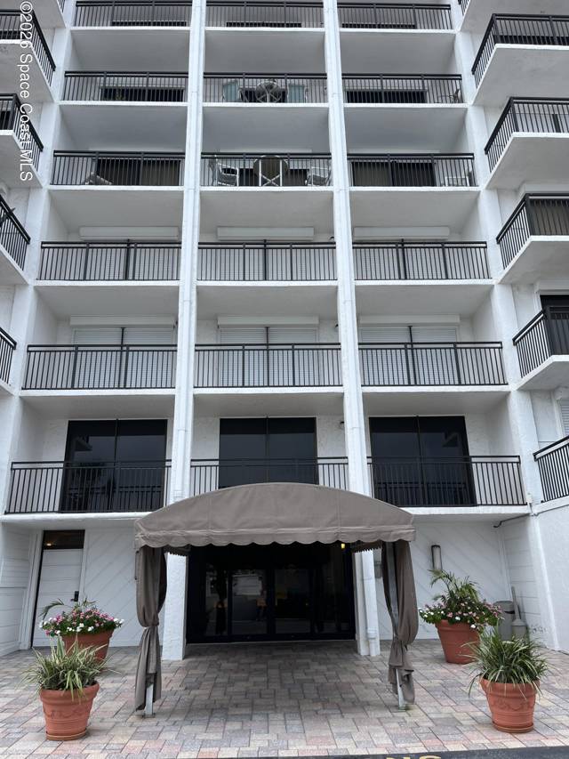 2100 Towers Condo
